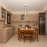 Melissa Luxury Apartman Ájosz Léon