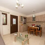 Apartman Melissa Luxury Ájosz Léon
